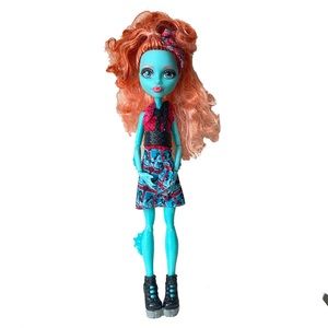 Monster High Lorna McNessie Original Monster Exchange Doll G1